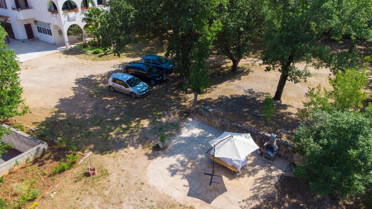 Apartman Mihael Малинска Екстериор снимка