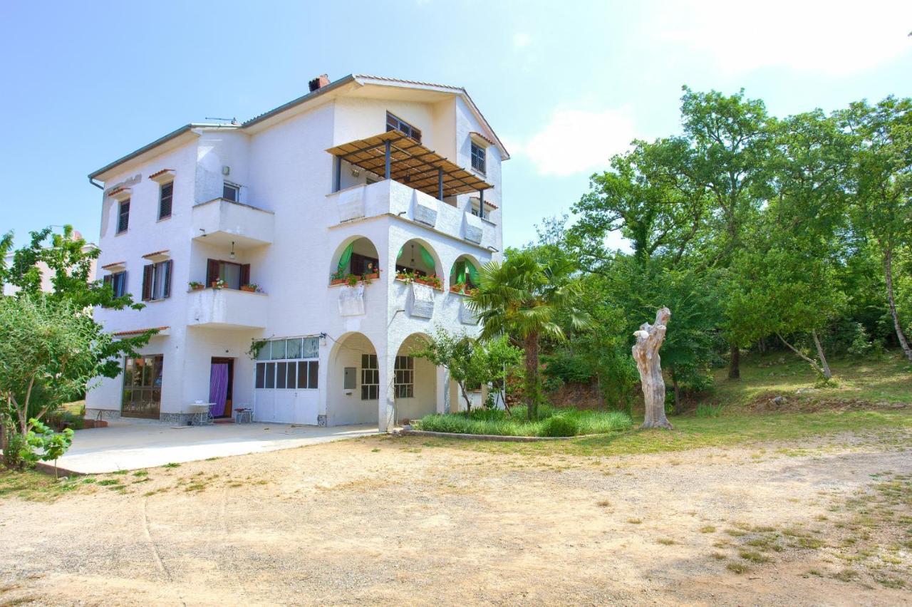 Apartman Mihael Малинска Екстериор снимка
