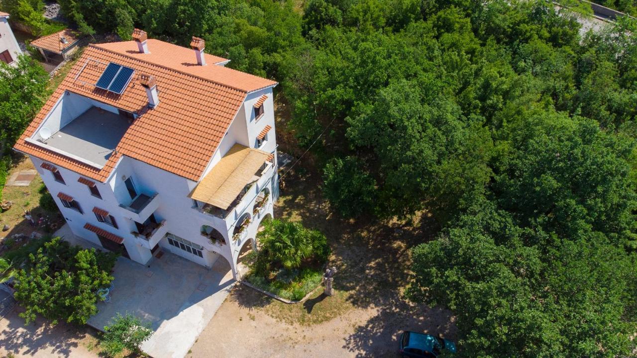 Apartman Mihael Малинска Екстериор снимка