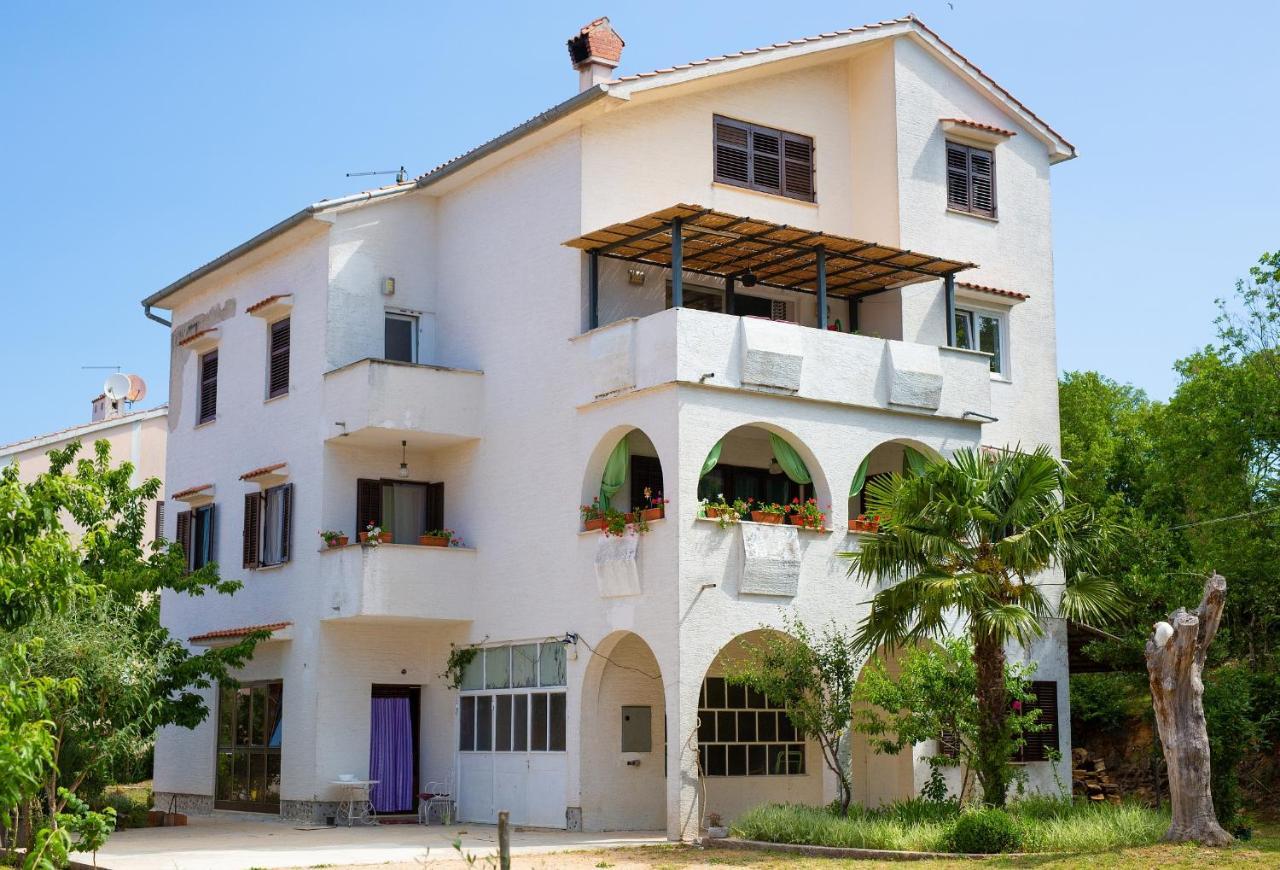 Apartman Mihael Малинска Екстериор снимка