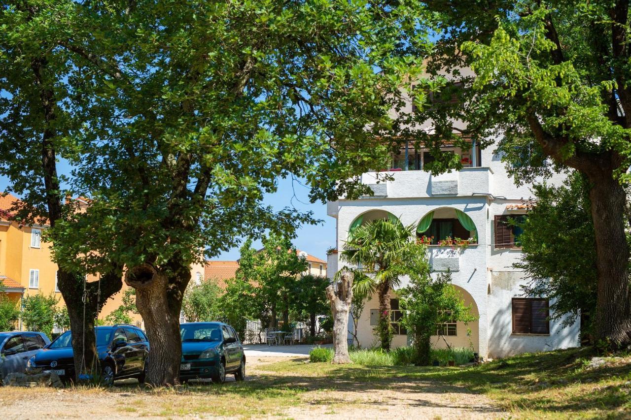 Apartman Mihael Малинска Екстериор снимка