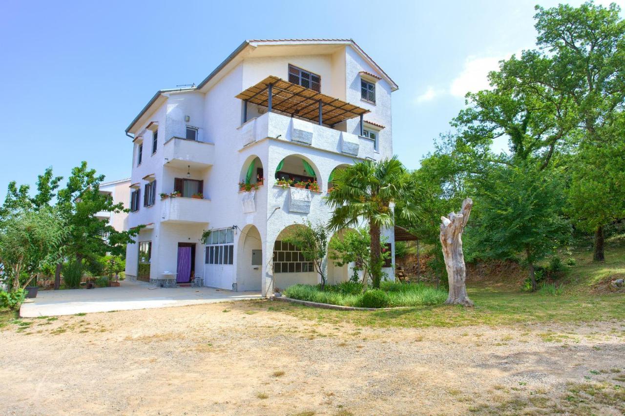 Apartman Mihael Малинска Екстериор снимка