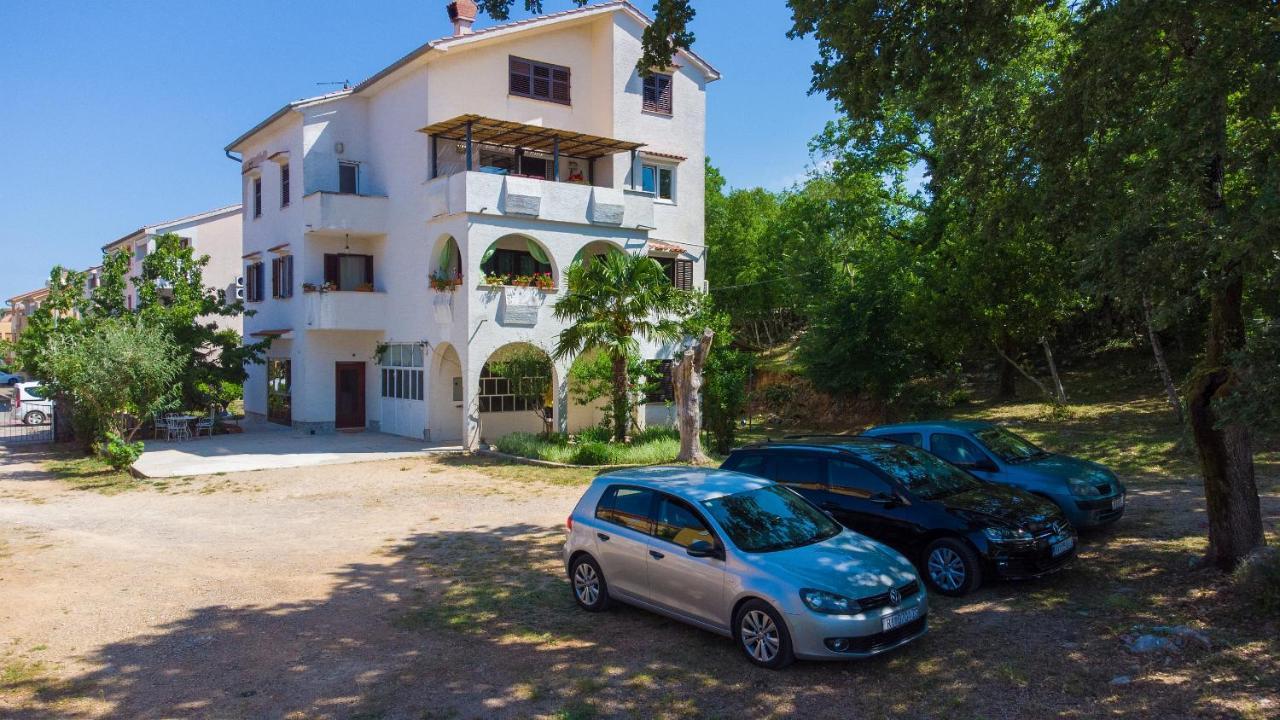 Apartman Mihael Малинска Екстериор снимка