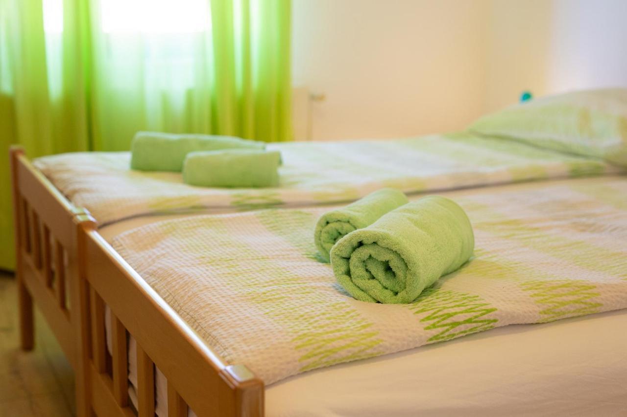 Apartman Mihael Малинска Екстериор снимка