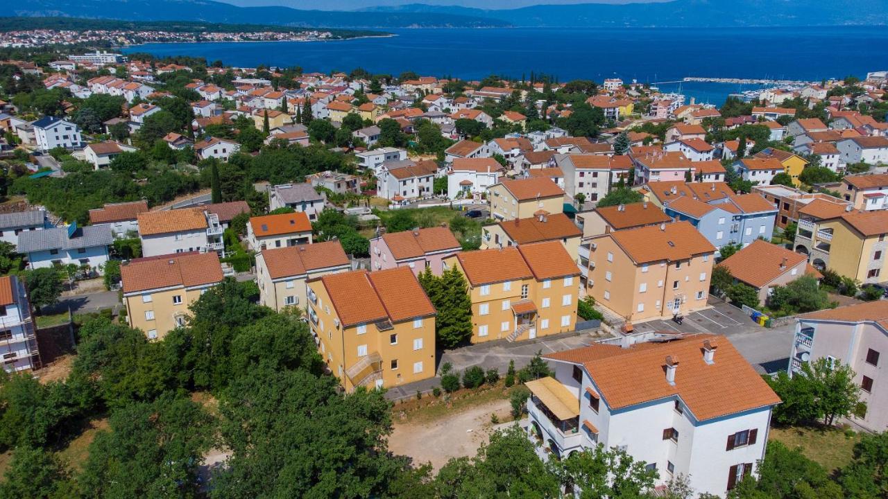 Apartman Mihael Малинска Екстериор снимка