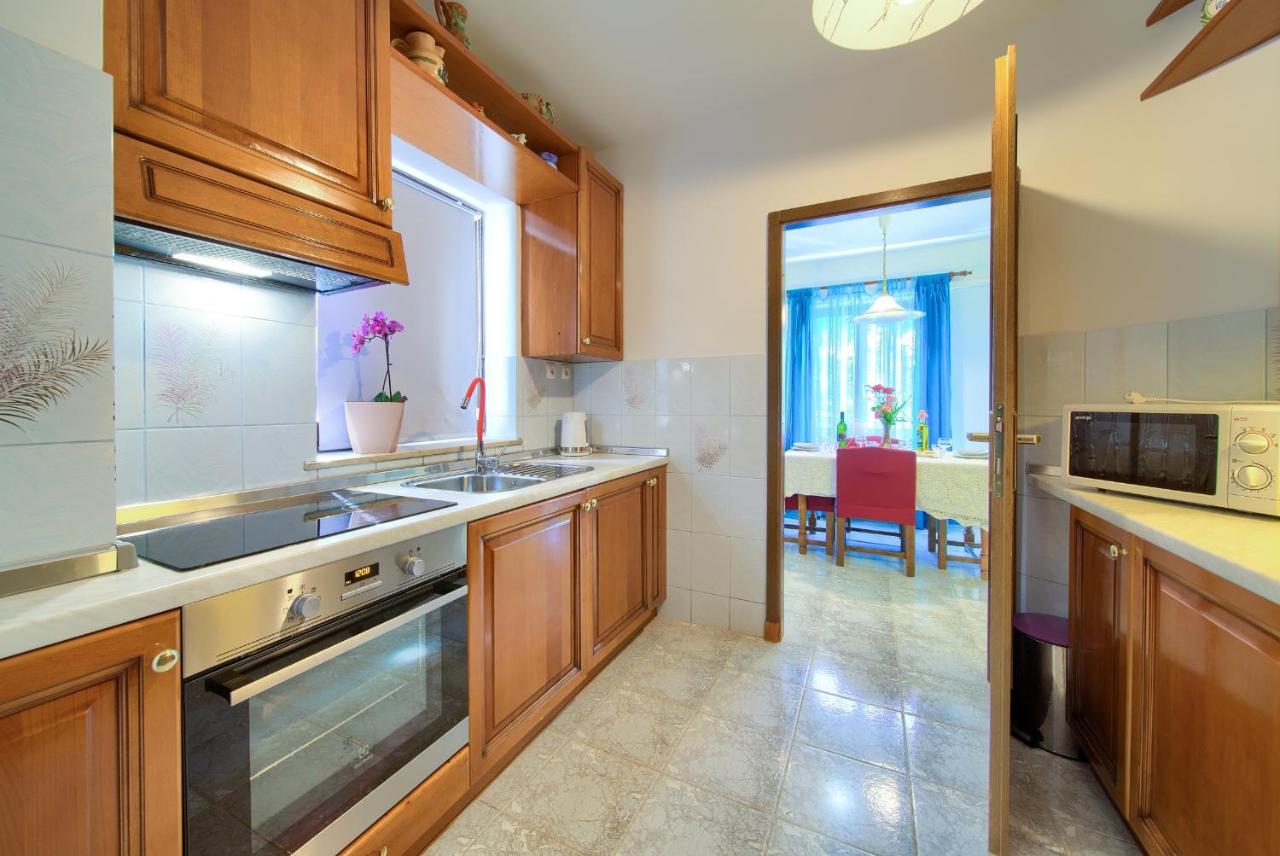 Apartman Mihael Малинска Екстериор снимка