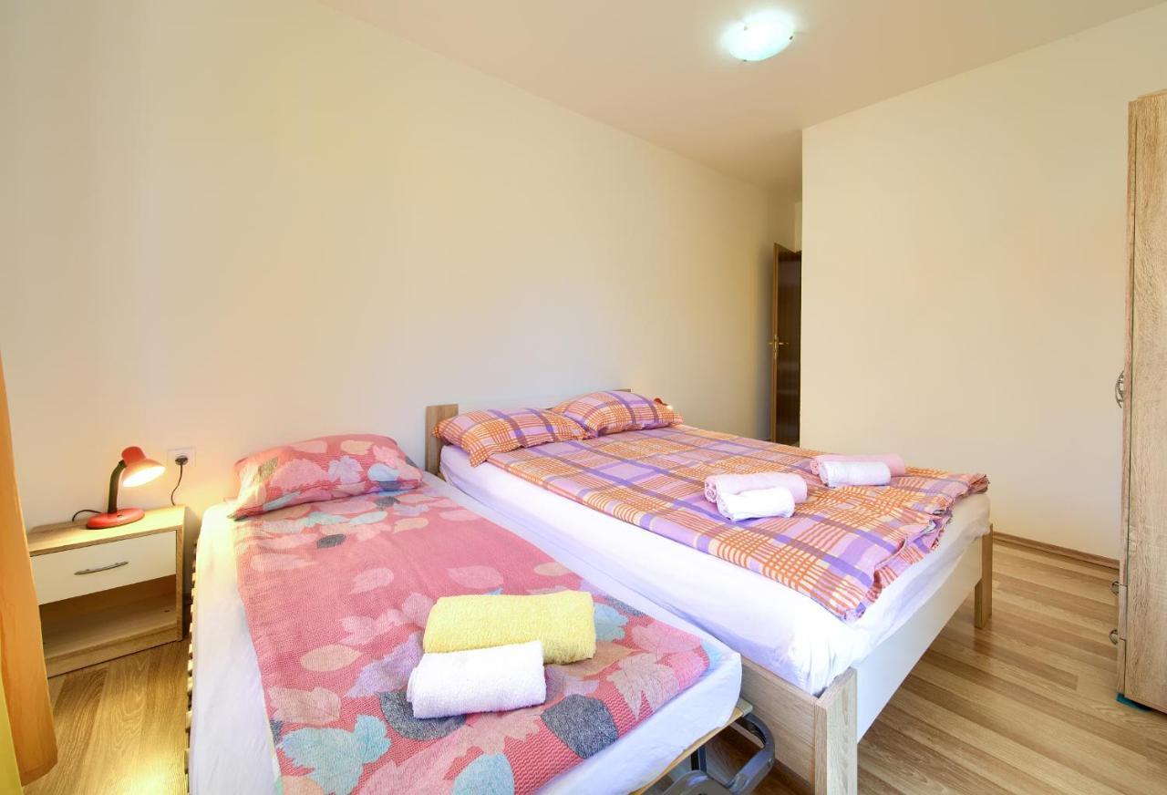 Apartman Mihael Малинска Екстериор снимка
