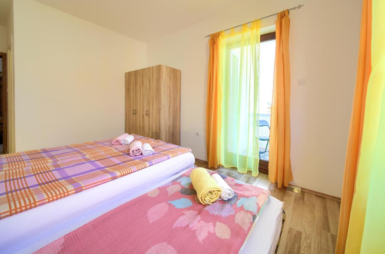Apartman Mihael Малинска Екстериор снимка